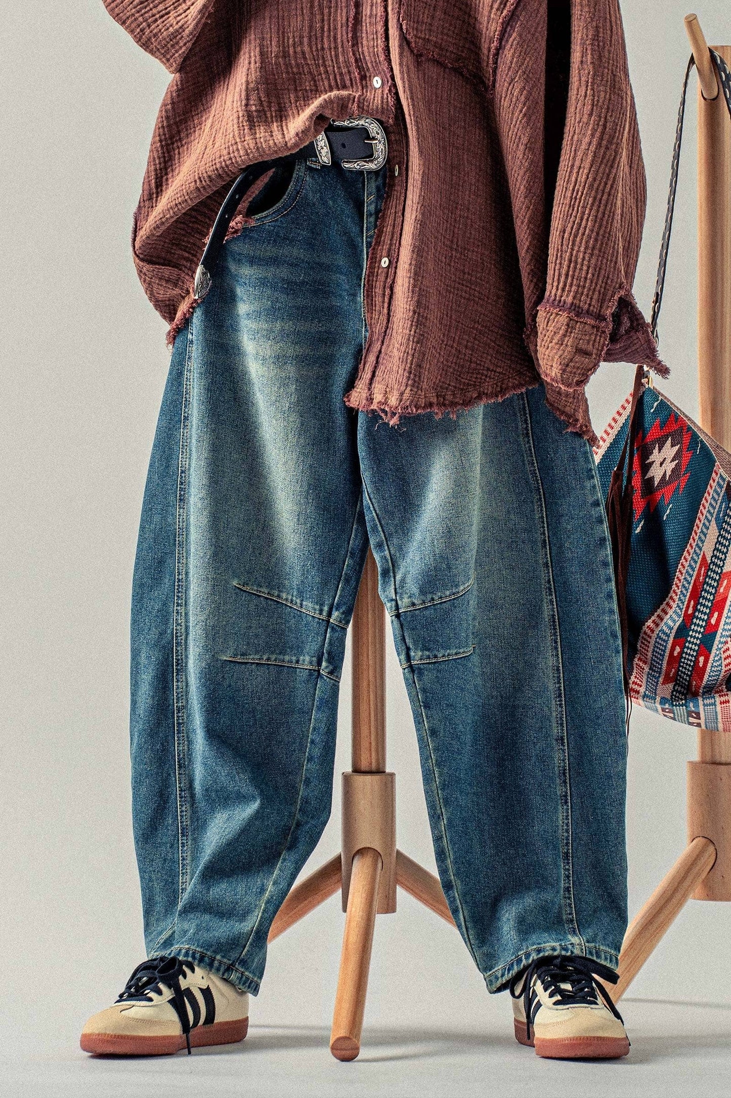 Light Dirty Wash Barrel Leg Jeans