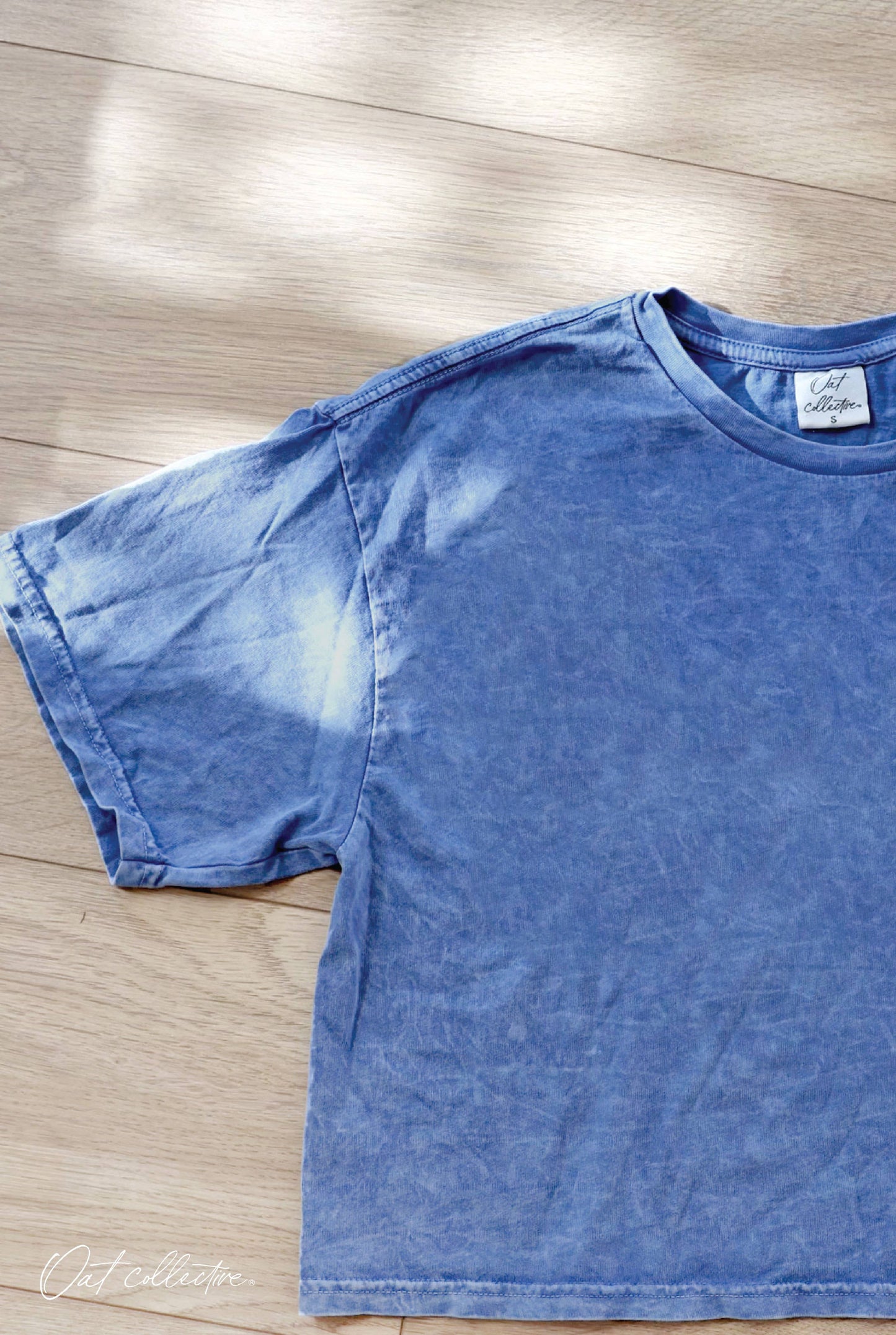 "BEACH DAYS" Cropped Tee