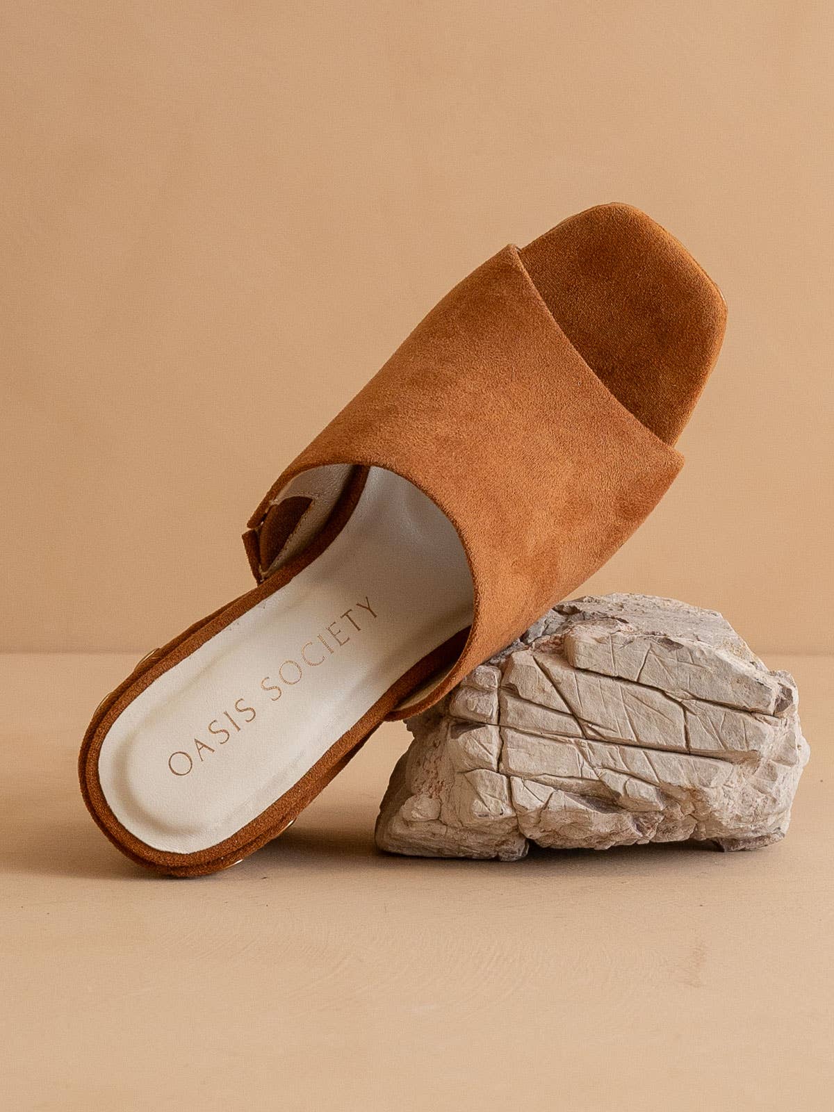 The Leona | Caramel Studded Platform Heel