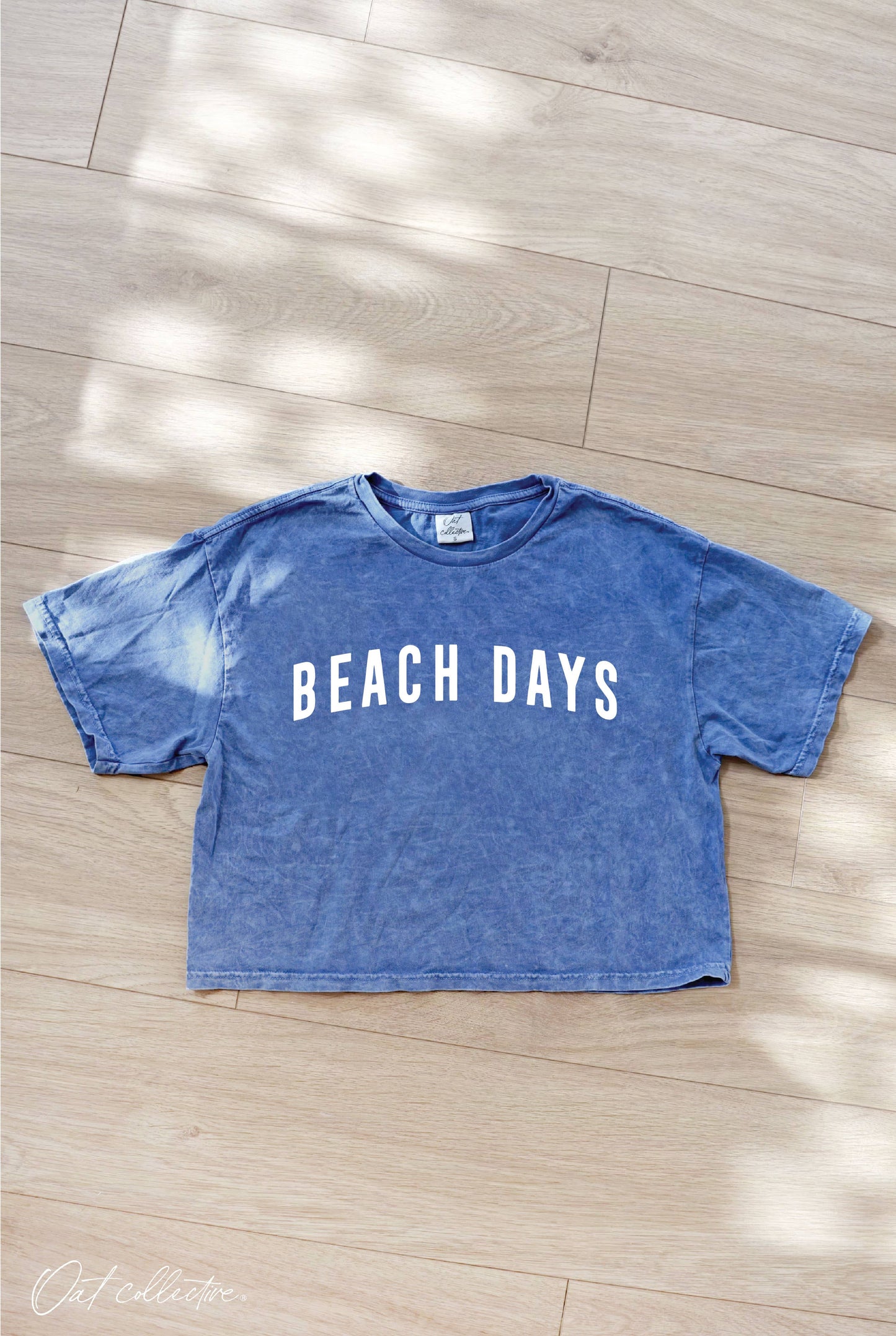 "BEACH DAYS" Cropped Tee