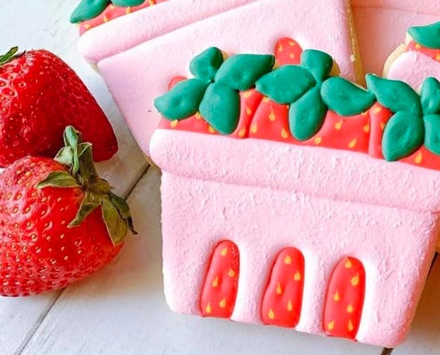 Strawberry Basket Sugar Cookies