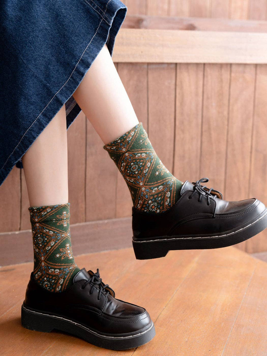 Retro Mid-calf Patterned Socks