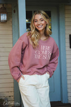 "HERE COMES THE SUN" Graphic Sweatshirt