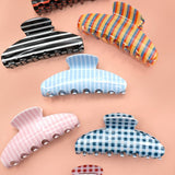 JUMBO STRIPE PLAID OVAL HAIR CLAW CLIPS | 40H1020