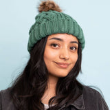 Fur Pom Knit Beanie - Ideal for Winter Adventures 🏂