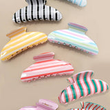 JUMBO STRIPE PLAID OVAL HAIR CLAW CLIPS | 40H1069