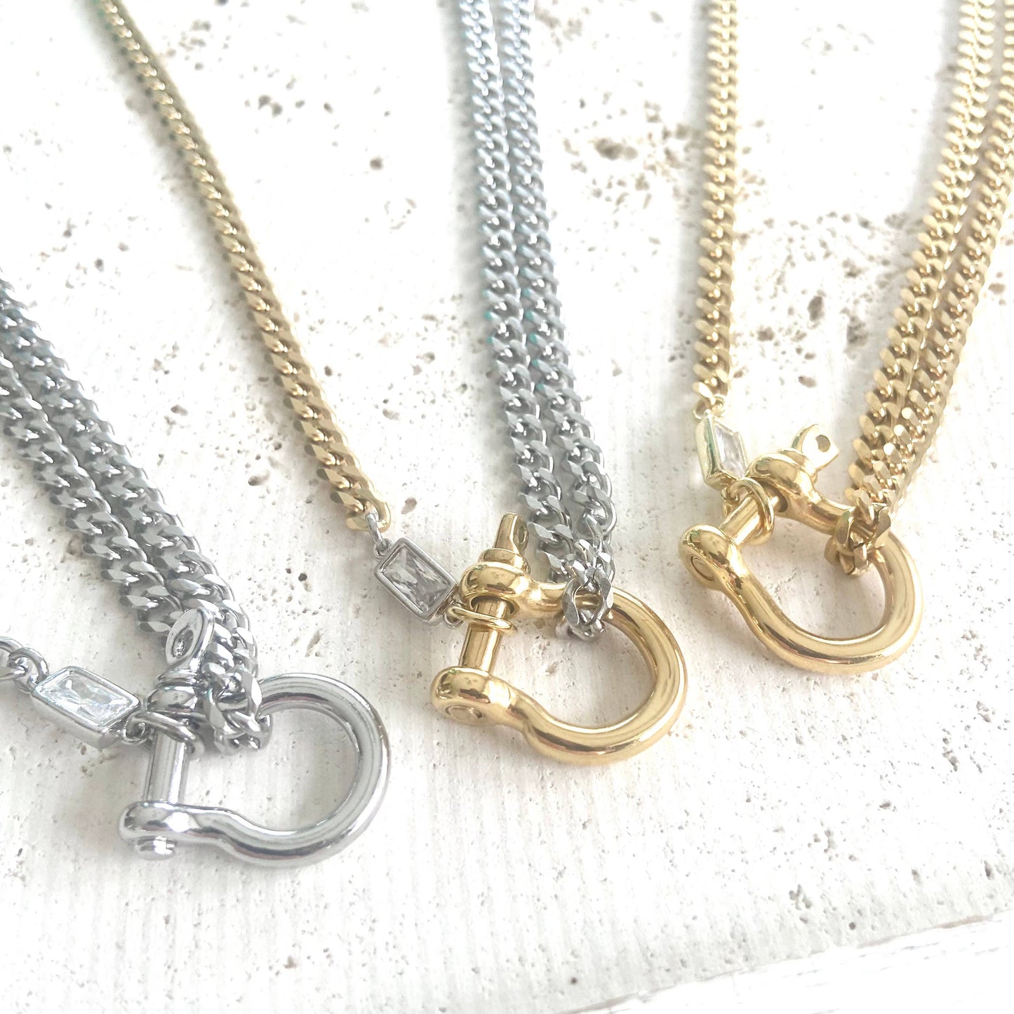Non-tarnishing Shackle Chain Necklace