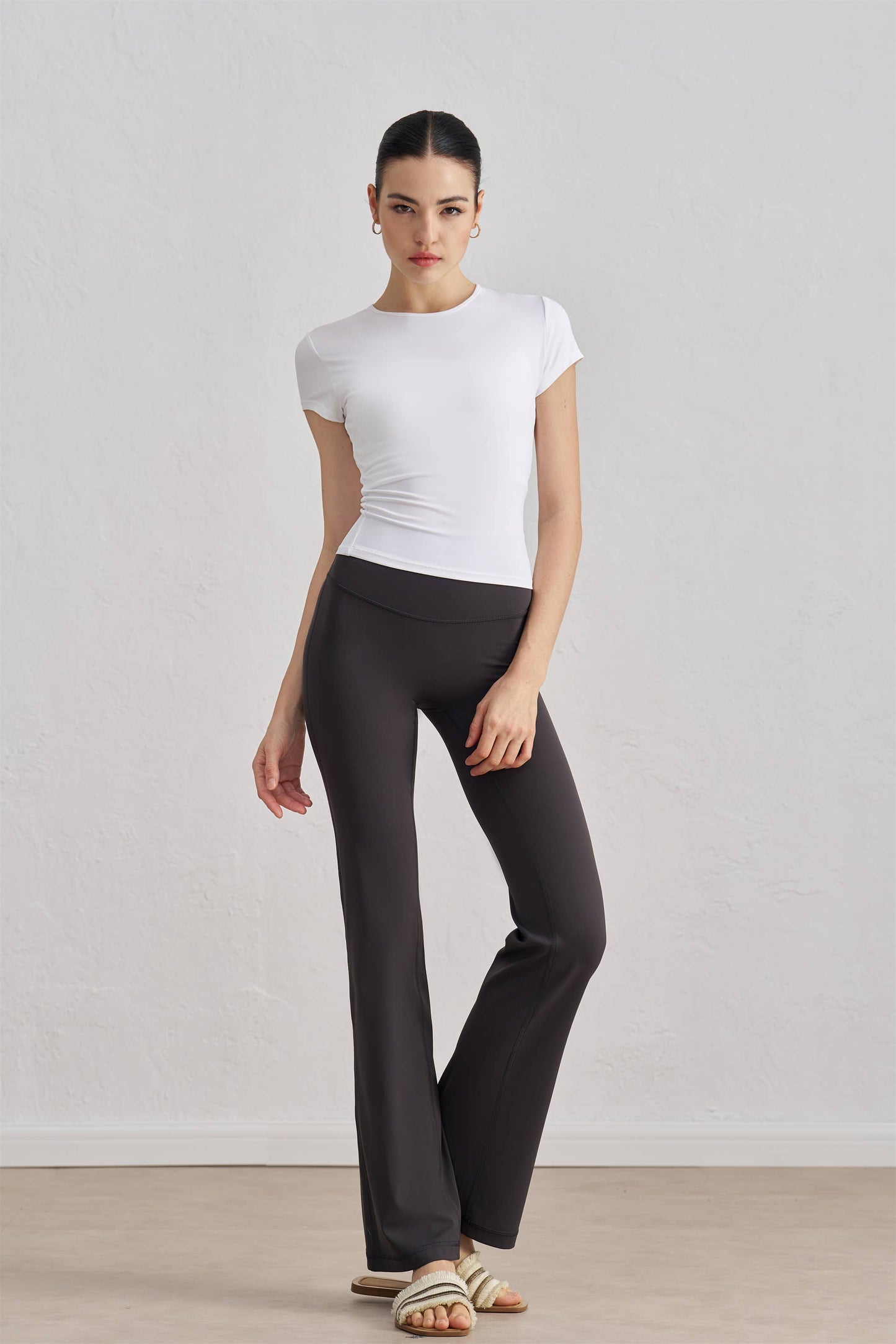 Sculpting Crew Neck Active Top