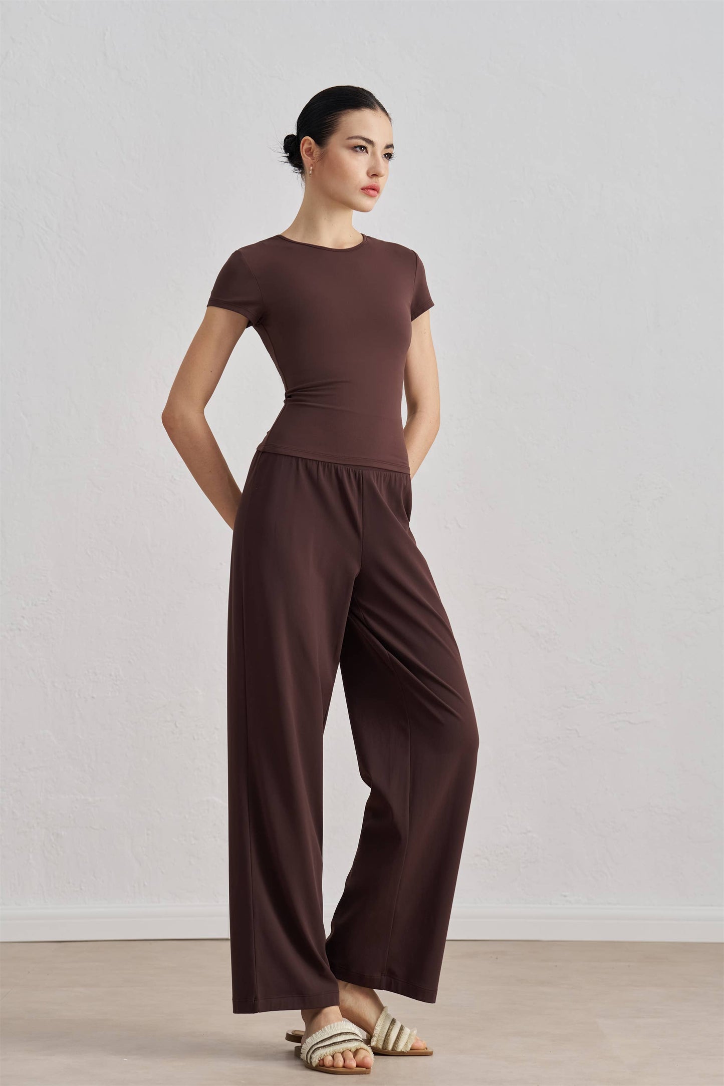 Sculpting Crew Neck Active Top