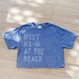 MEET ME AT THE BEACH Cropped Mineral Graphic Top