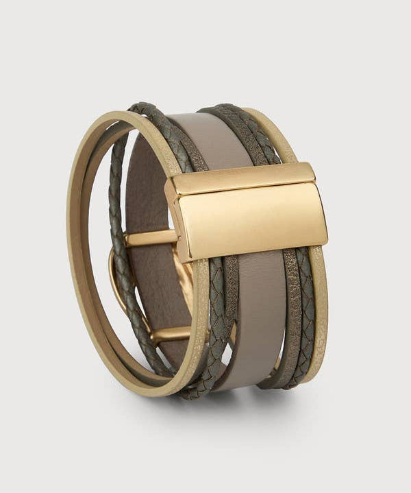 Horseshoe Charm Leather Bracel
