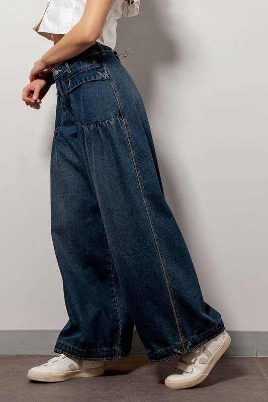 Patch Pocket Wide Leg Baggy Jeans