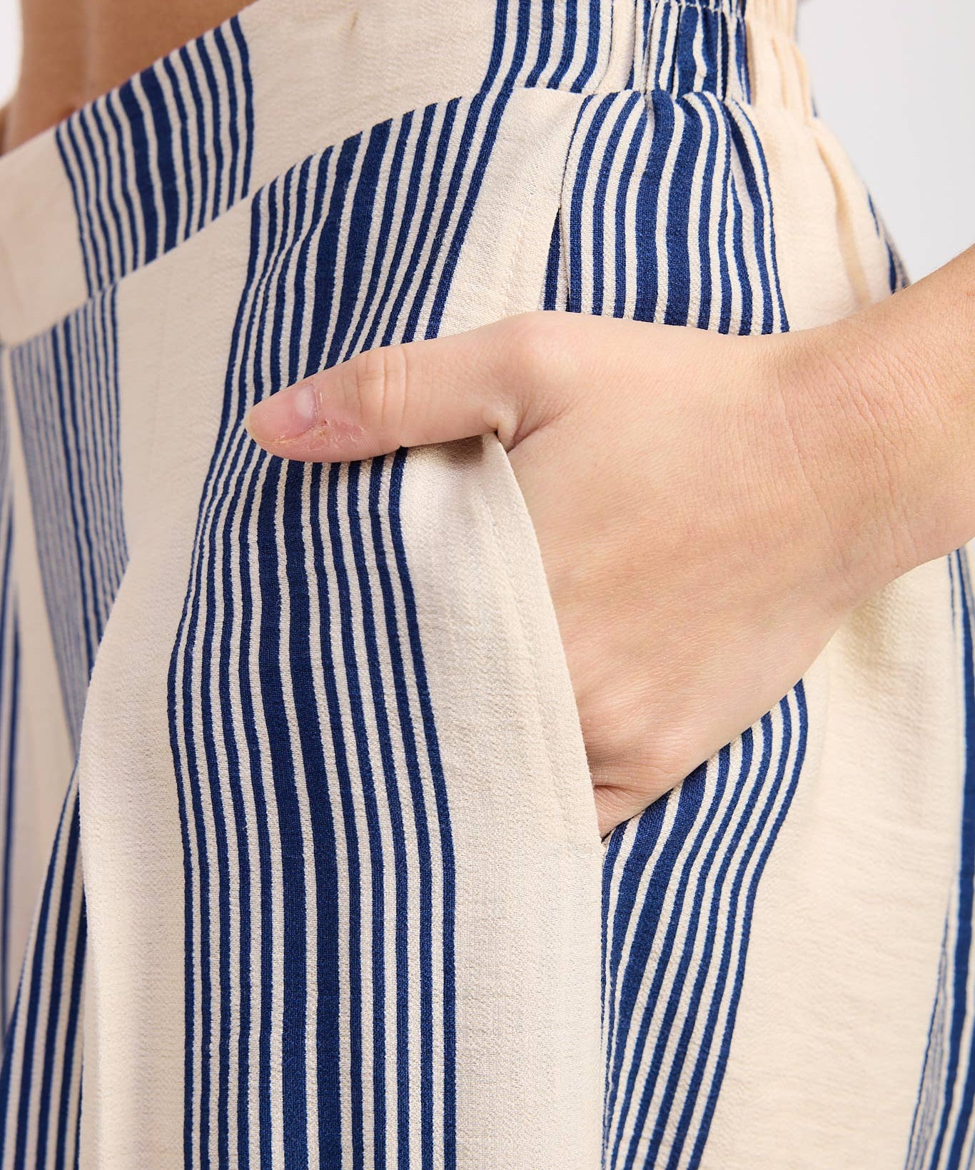 STRIPED WIDE LEG PANTS