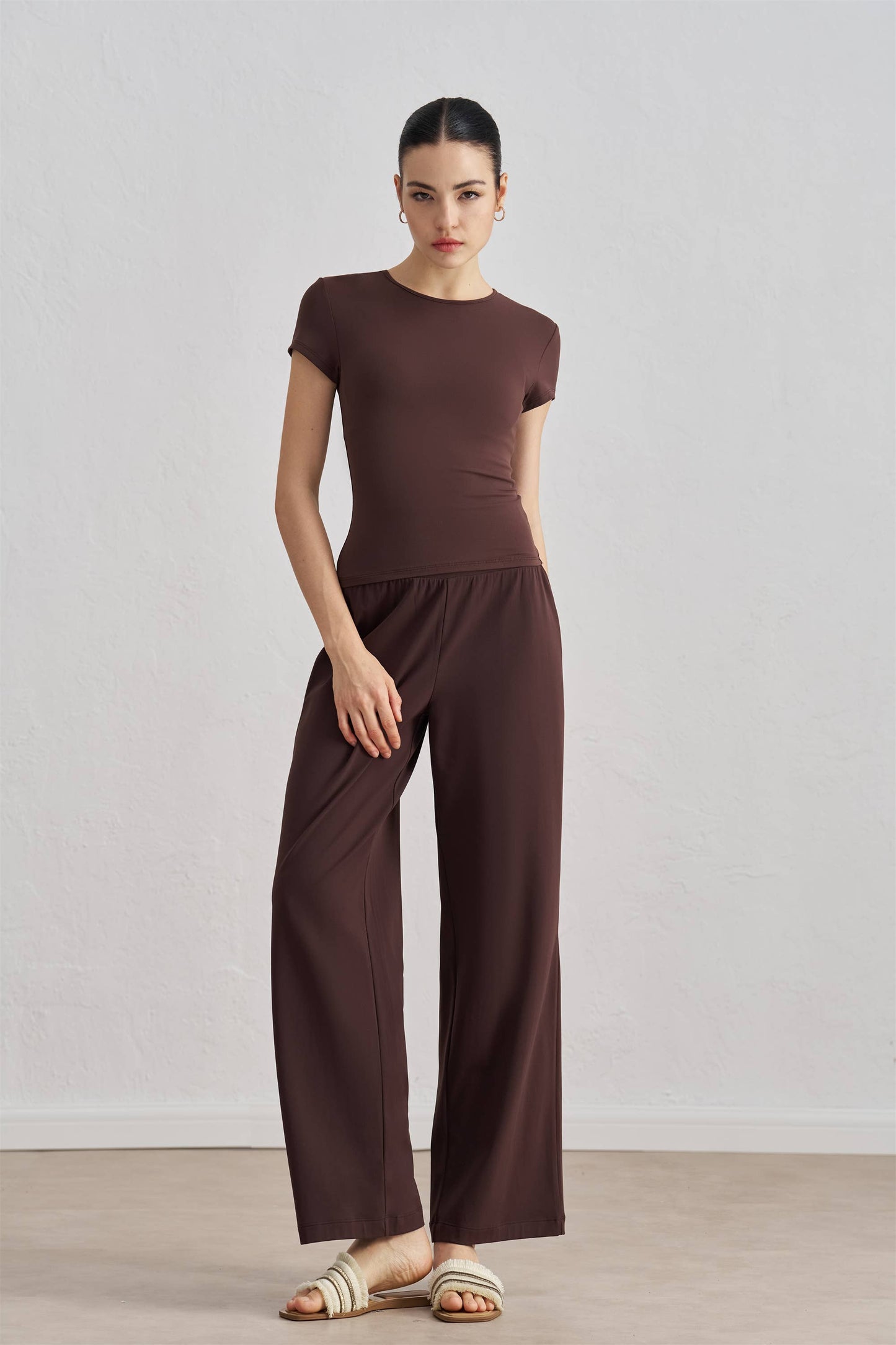 Sculpting Crew Neck Active Top
