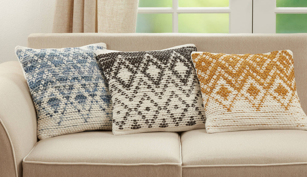 Throw Pillow With Diamond Woven Design