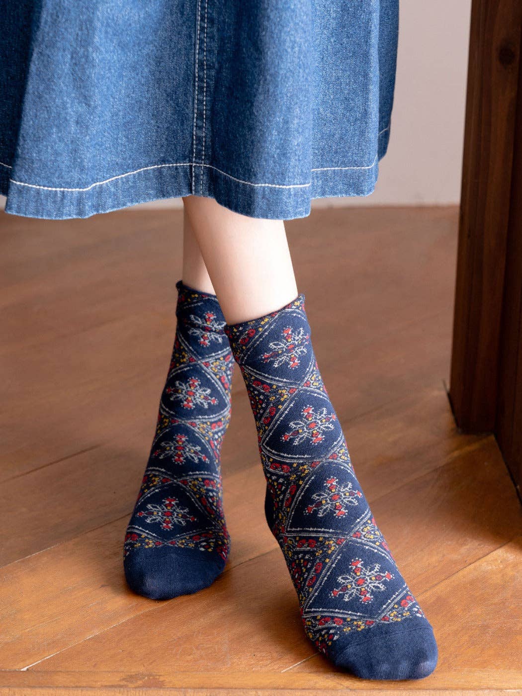 Retro Mid-calf Patterned Socks