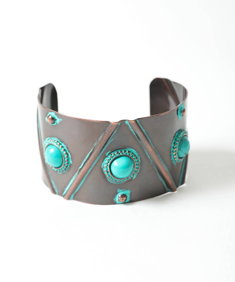 Artisan-Crafted Turquoise Cuff - Unique Ethnic Style Jewelry