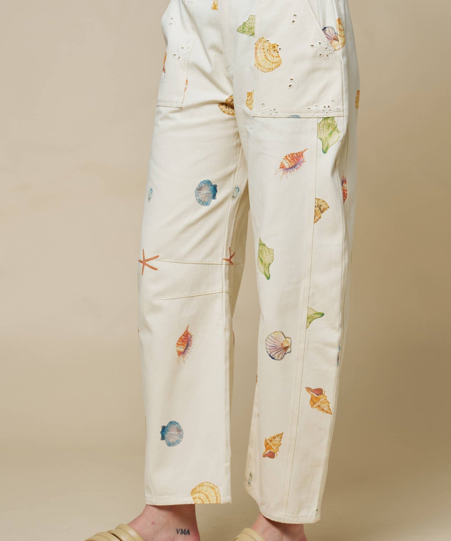 Seashell Beach Motif Print Barrel Denim Pants