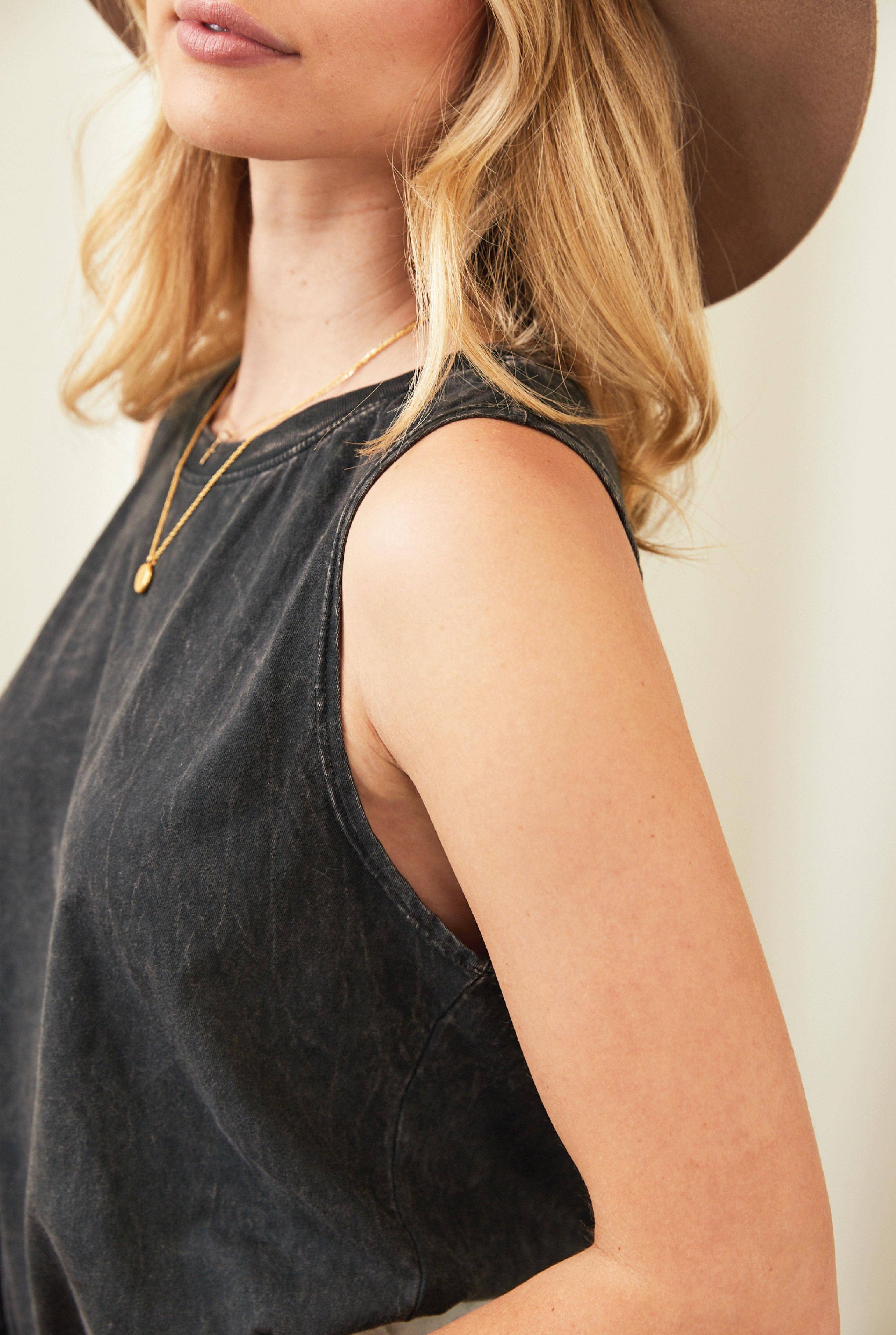 "HERE COMES THE SUN" Mineral Graphic Tank Top