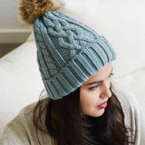 Fur Pom Knit Beanie - Ideal for Winter Adventures 🏂