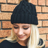 Fur Pom Knit Beanie - Ideal for Winter Adventures 🏂