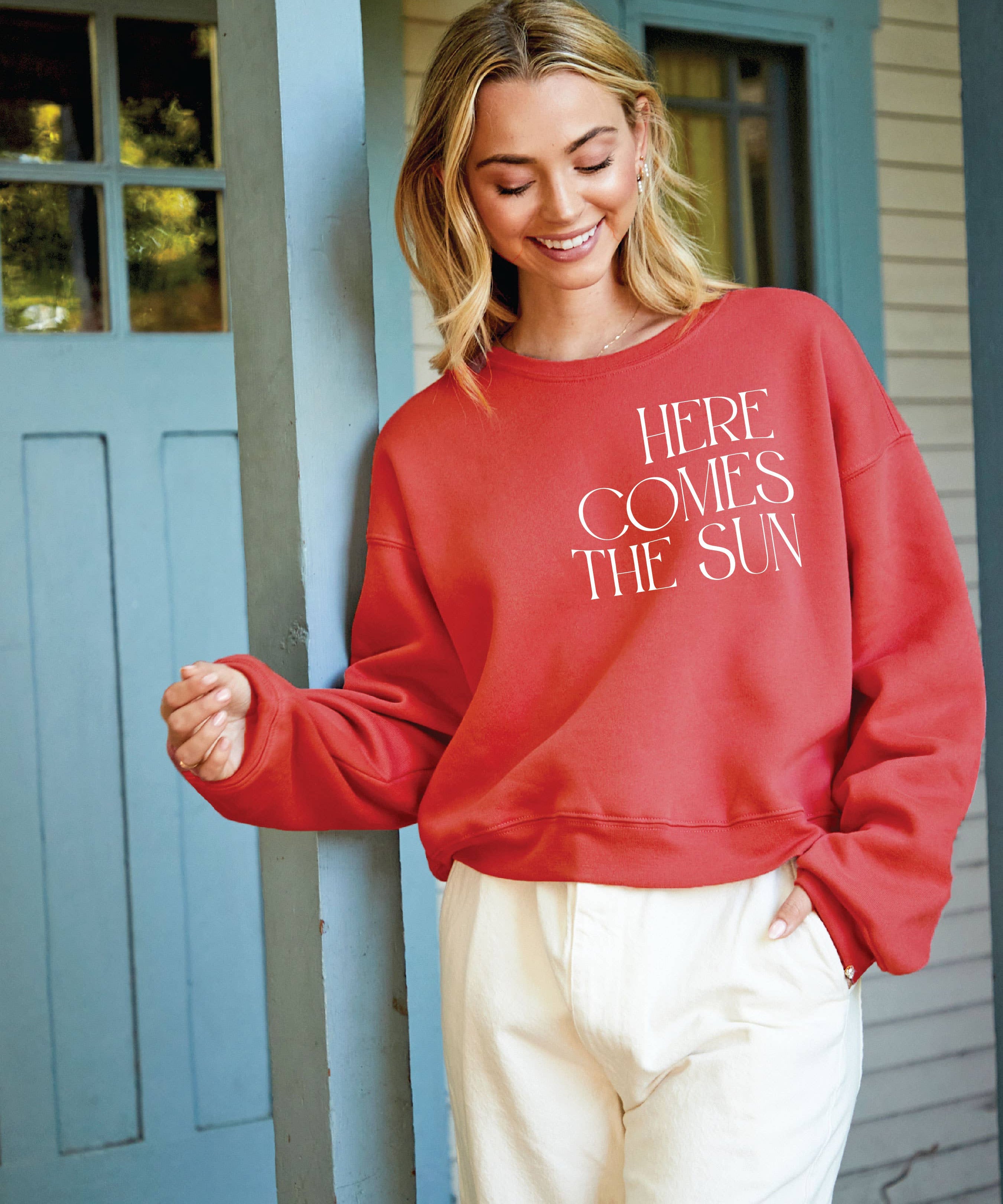 "HERE COMES THE SUN" Graphic Sweatshirt