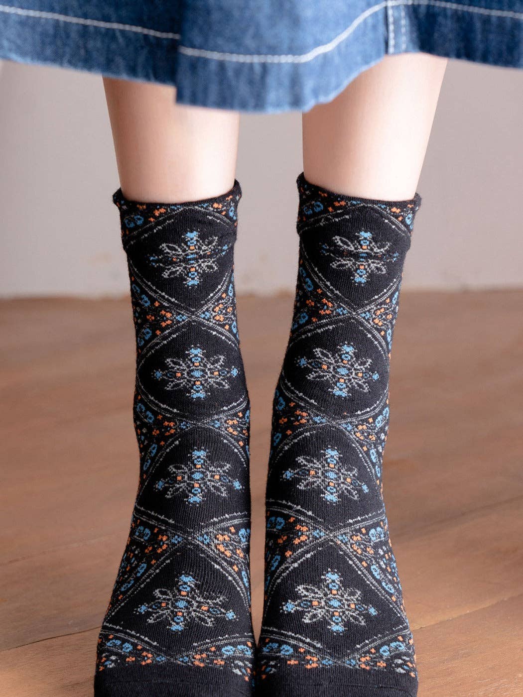 Retro Mid-calf Patterned Socks