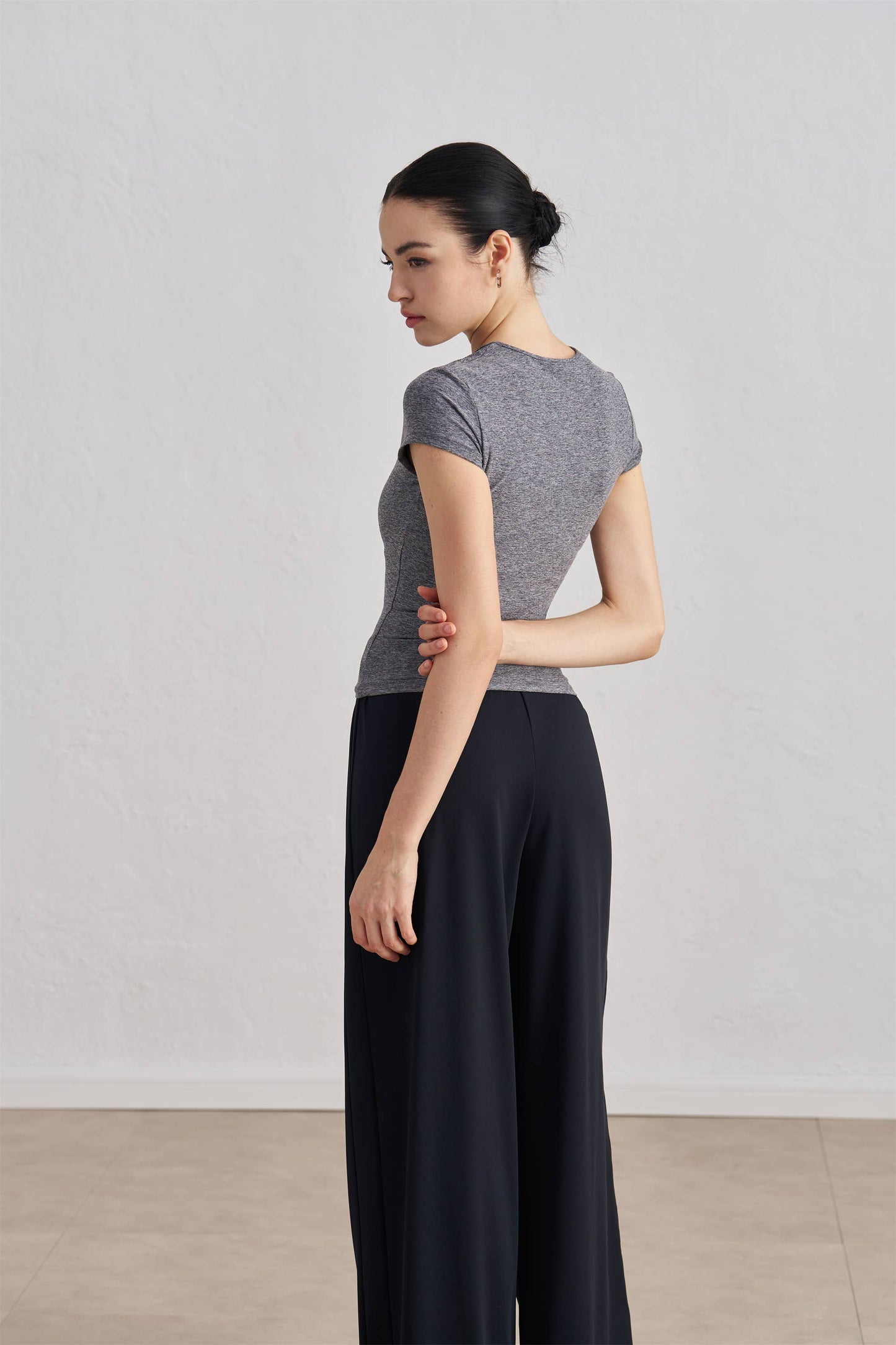 Sculpting Crew Neck Active Top