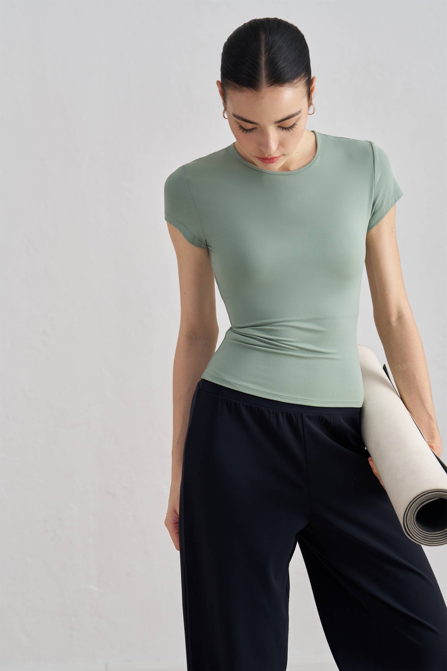 Sculpting Crew Neck Active Top