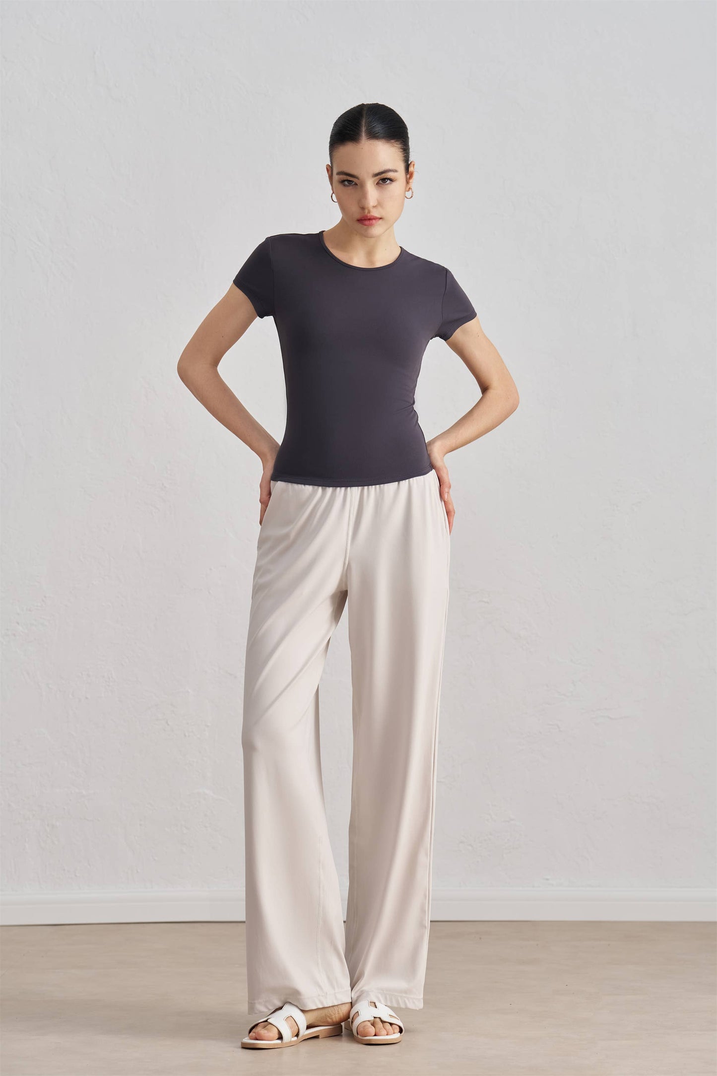 Sculpting Crew Neck Active Top