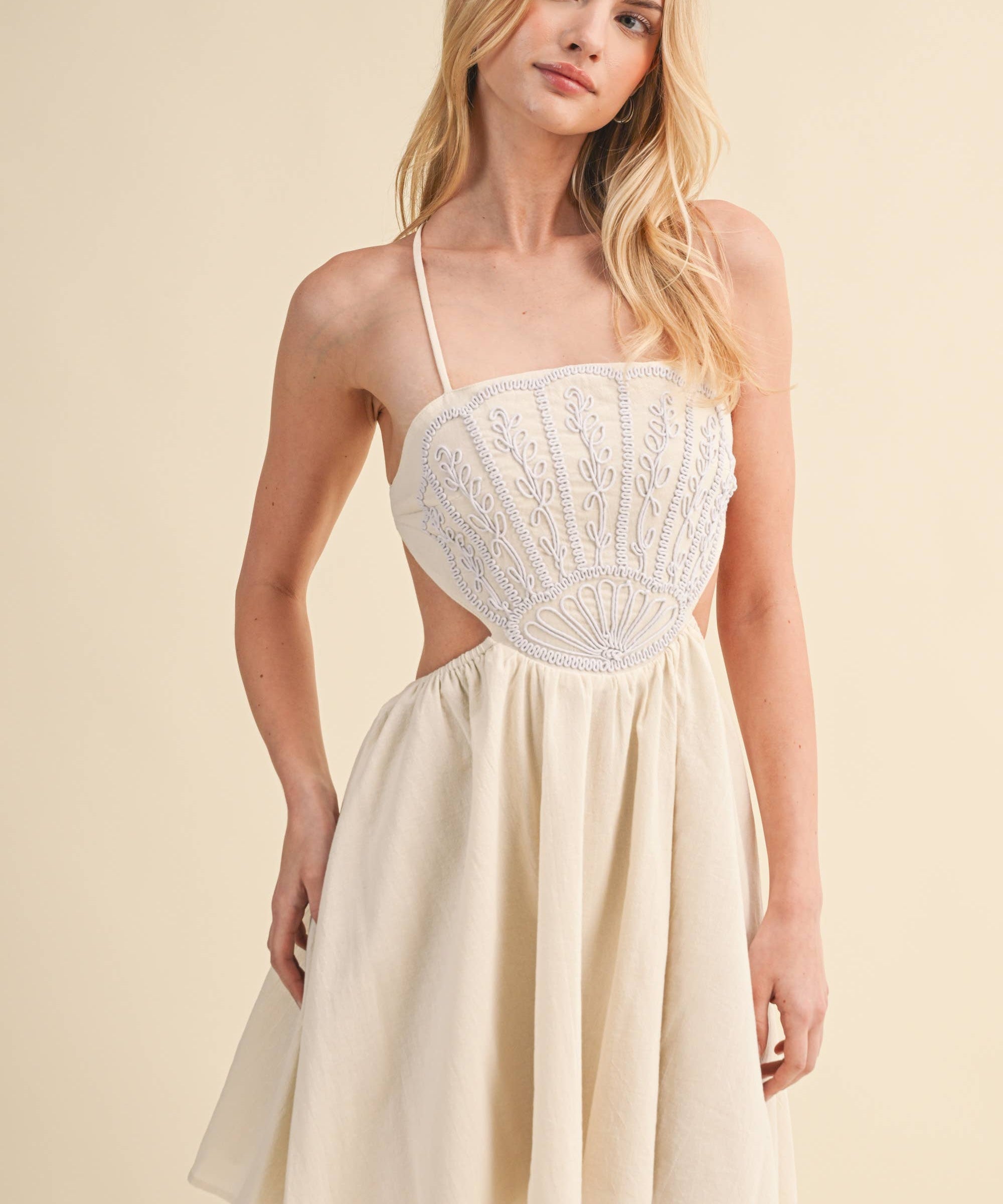 ID10176 SCALLOP APLIQUE CRISS CROSS BACK FLARE MINI DRESS