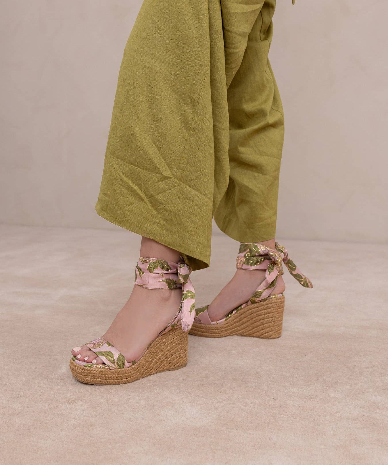 The Oceana | Rose Garden Gingham Wrap Wedge