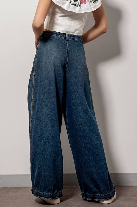 Patch Pocket Wide Leg Baggy Jeans