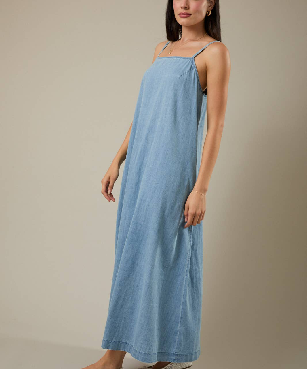 SLEEVELESS A-LINE LIGHT WEIGHT DENIM MAXI DRESS