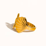 Étoilé 18K Gold Non-Tarnish Star and Shell Ring