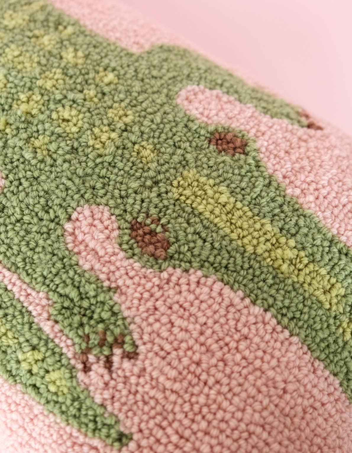 Throw Pillow | Alligator